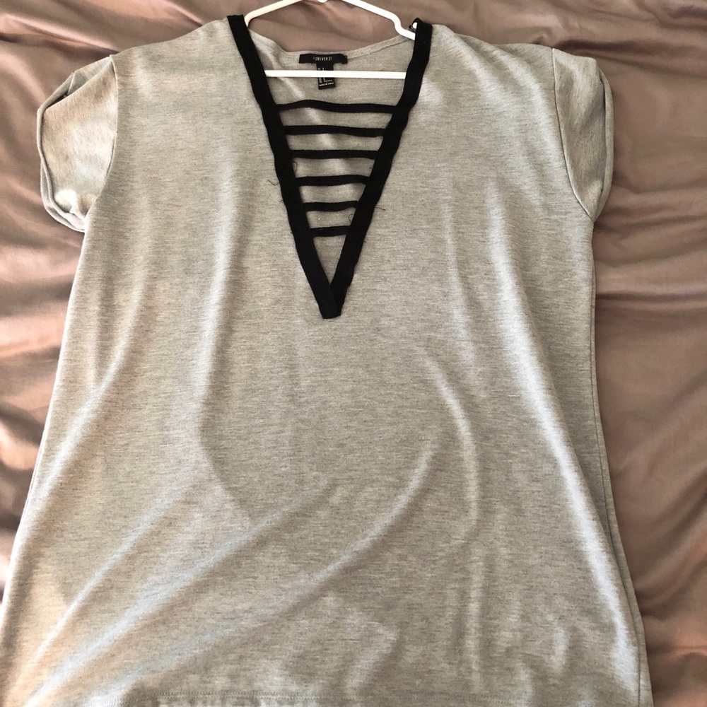 Grey t-shirt- trendy